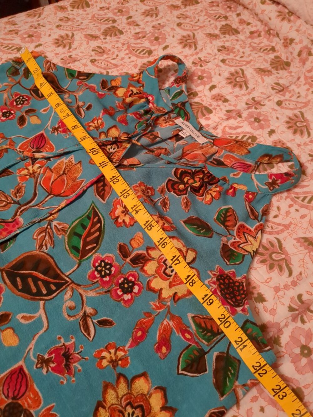 L 🏵 Sleeveless Summertime Floral Top with Tassels - Picture 9 of 14